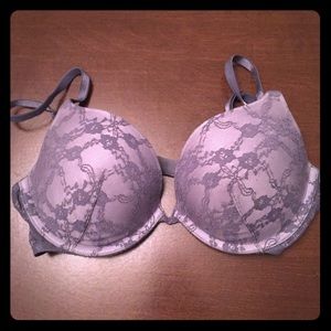 Victoria’s Secret push-up Bra 32D.